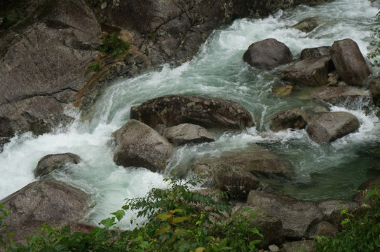 山泉溪流