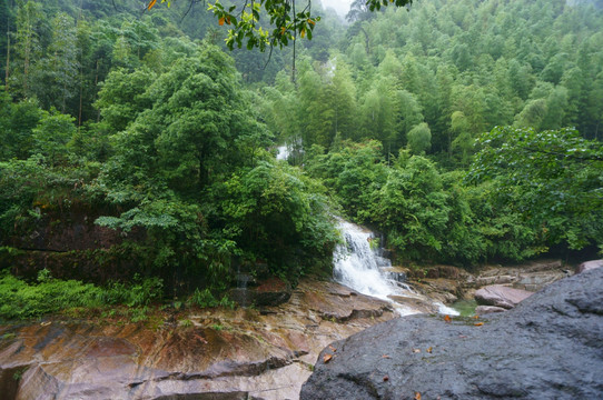 山泉溪流