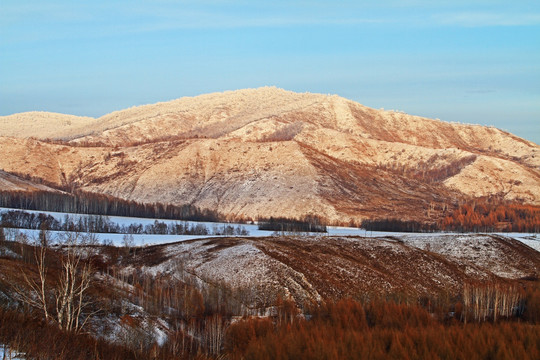 雪原山脉