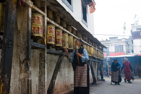 西藏拉萨八角街景