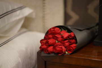 床头的玫瑰花