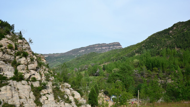 初夏的大山风景