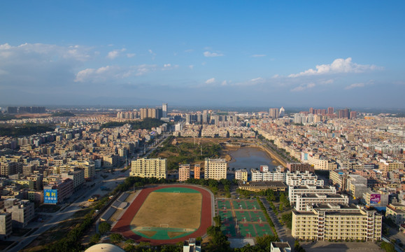 阳西一中 学校