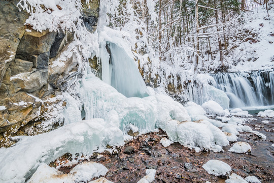 吊水壶瀑布雪景