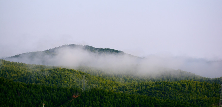 高山晨雾