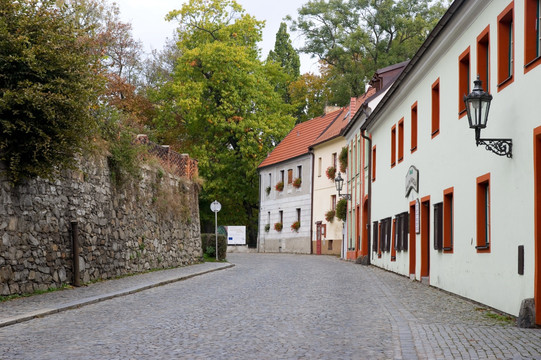 捷克克鲁娒洛夫老城（Krumlov）中心广场附近