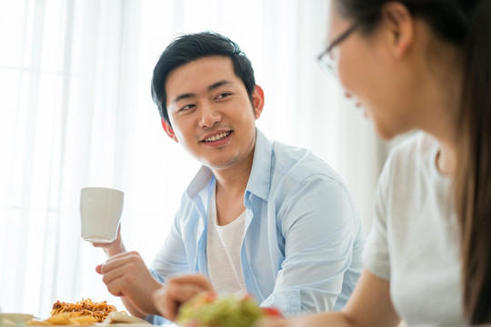 一个年轻男人的休闲生活