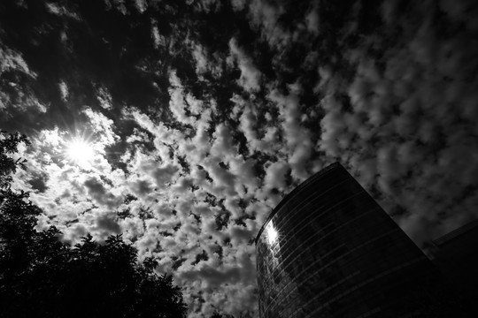 建筑与云