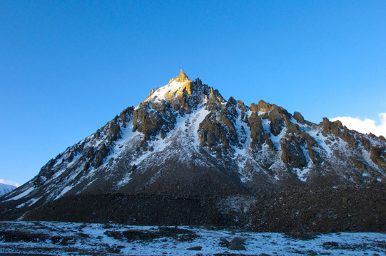 冈仁波齐周边群山