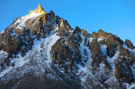 冈仁波齐周边群山