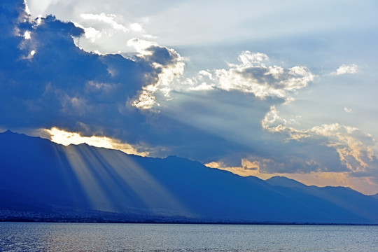 湖畔美景 洱海