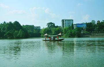 渝黔边情第一湖 丁山湖