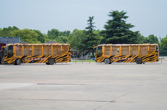 上海野生动物园投喂车