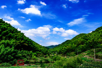 山谷天空 山峦