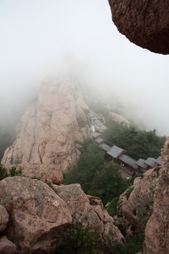 青岛崂顶远眺