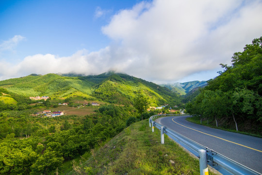 蓝天白云公路