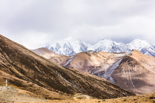 贡嘎雪山