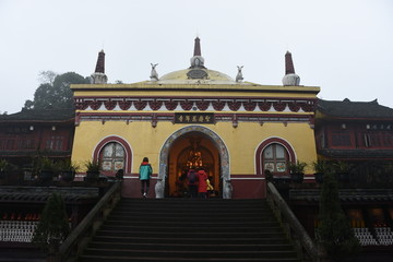 峨眉山 聖寿万年寺