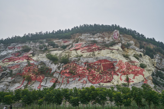 大型岩体壁画