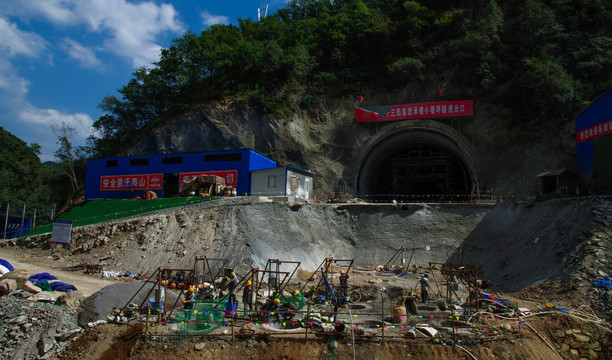 宝兰高铁建设工地