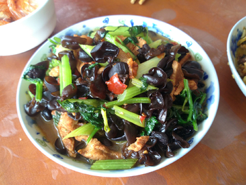 芹菜炒肉
