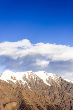 贡嘎雪山