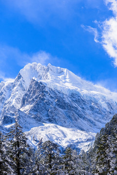 贡嘎雪山景色