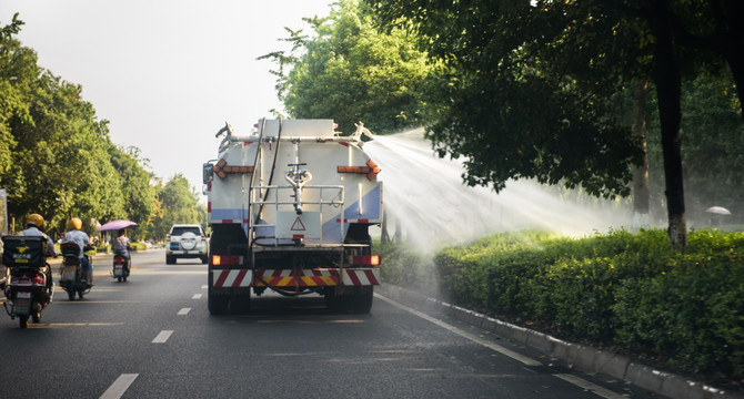 洒水车