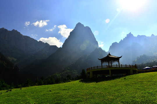 扎尕那的早晨