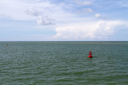 大海 浮标