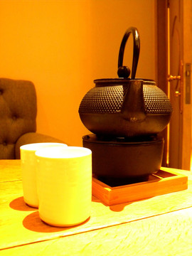 铁壶瓷杯 茶具