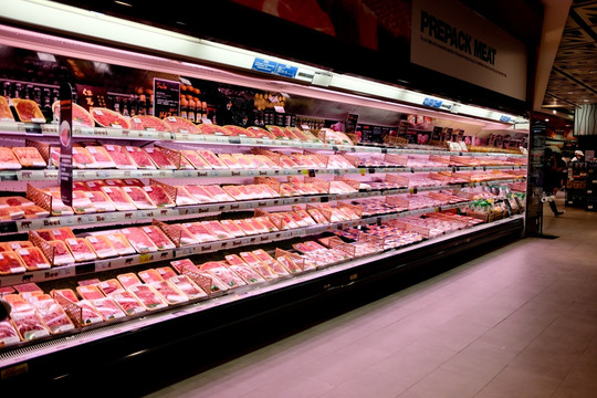 超市内景 肉类专柜