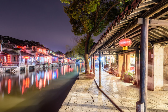 西塘烟雨长廊夜色