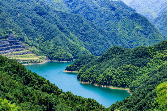 宁波山明山 四明山 湖畔 湖水