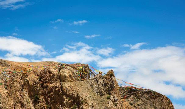 经幡结神山