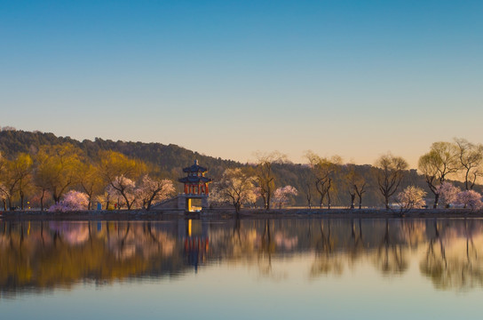 颐和园春景