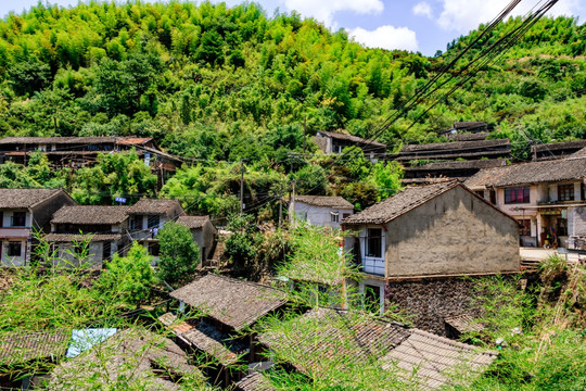 破败农村 年久失修 空荡荡的