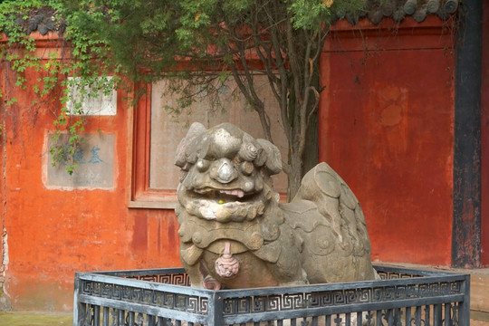 蒋琬墓 石狮雕塑