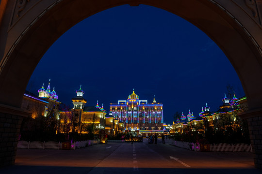 贝加尔会馆夜景