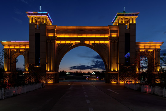 贝加尔会馆夜景