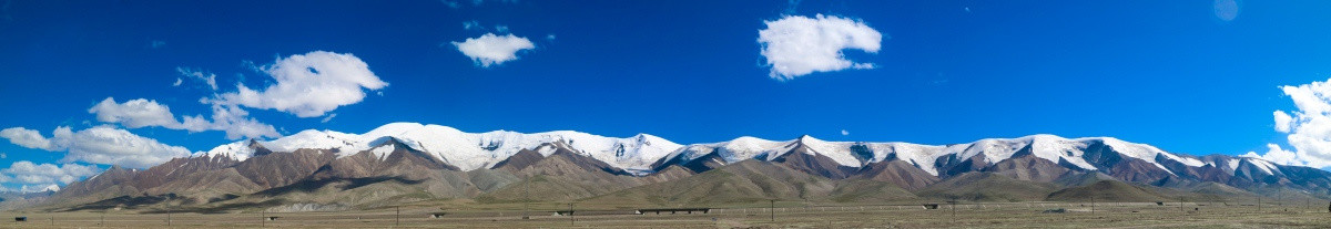 昆仑山玉珠峰雪山