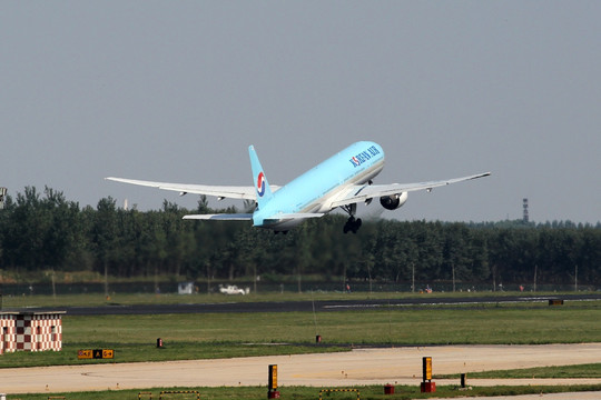 大韩航空 波音777飞机起飞