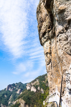 方洞风景区峭壁