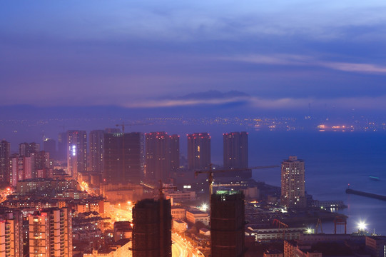 海滨城市夜景