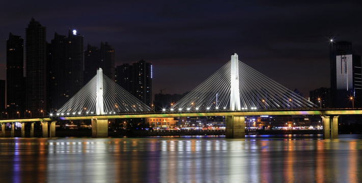 大桥夜景