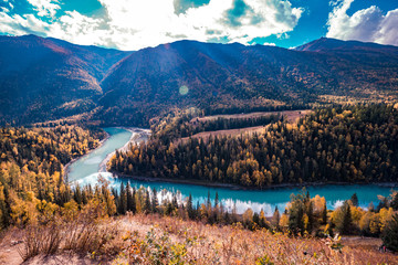 喀纳斯月亮湾秋景