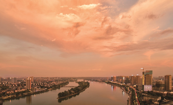 雁城衡阳夏日江景东州岛