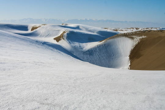 沙漠雪景