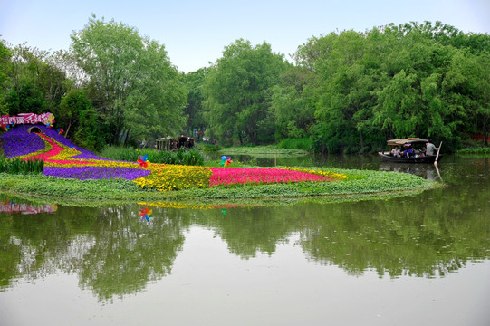 花朝节花艺与游客