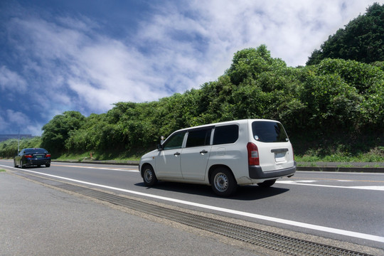 公路驾驶 小汽车